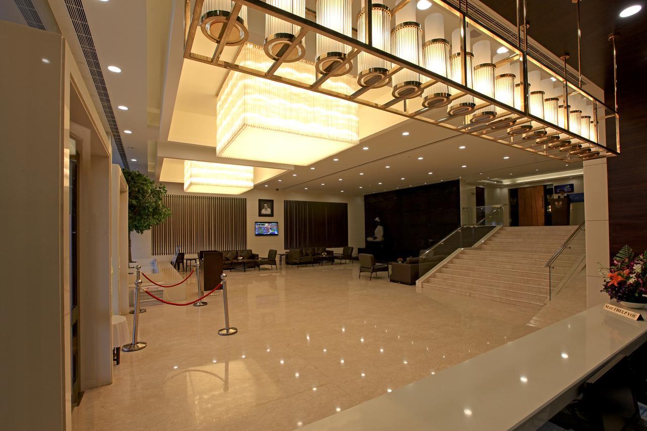 Goutham Grand Hotel Tenāli Exterior foto